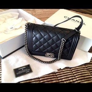 2017 medium Boy Chanel shoulder bag